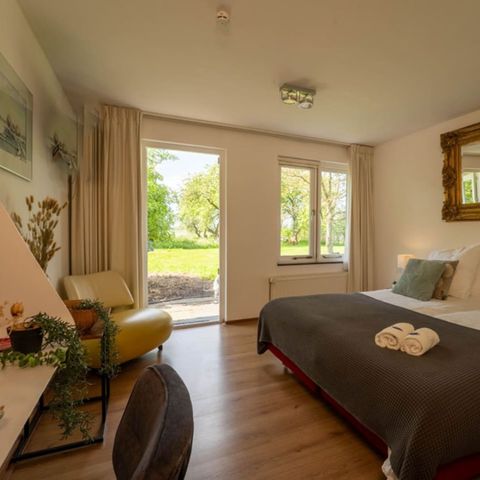 BEDROOM 2 people - Grutte Brekken garden room