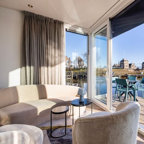 UNUSUAL ACCOMMODATION 4 people - Luxury accommodation on the water in Friesland