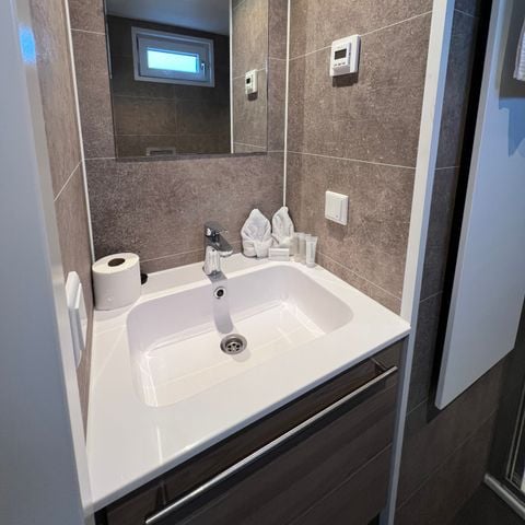 AUßERGEWÖHNLICHE UNTERKUNFT 4 Personen - Luxusunterkünfte auf dem Wasser in Friesland (41)