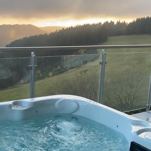 APPARTAMENTO 6 persone - 2 camere da letto vista/jacuzzi