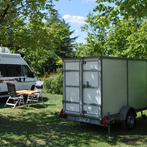 Stellplatz - Forfait Confort - Caravan- Tente- Camper - 2 Personen - Strom inbegriffen