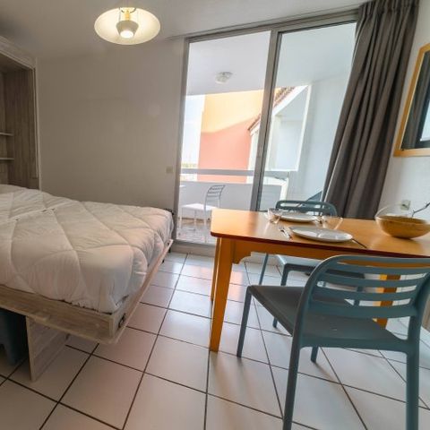 APPARTEMENT 2 personnes - "Vue port" 1 Pièce