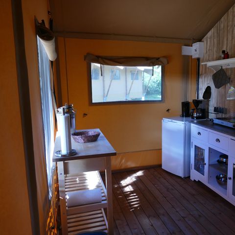 TIENDA DE LONA Y MADERA 6 personas