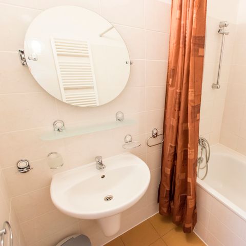 APARTMENT 6 people - 4-6 person holiday flat