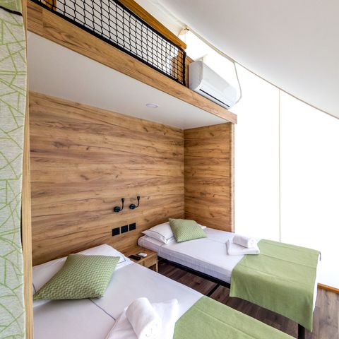 TENT 6 people - Premium three bedroom safari tent (4+2)