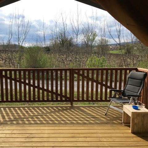 TENDA IN TELA E LEGNO 4 persone - compresi i servizi igienici