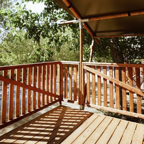 CANVAS AND WOOD TENT 4 people - including sanitary facilities