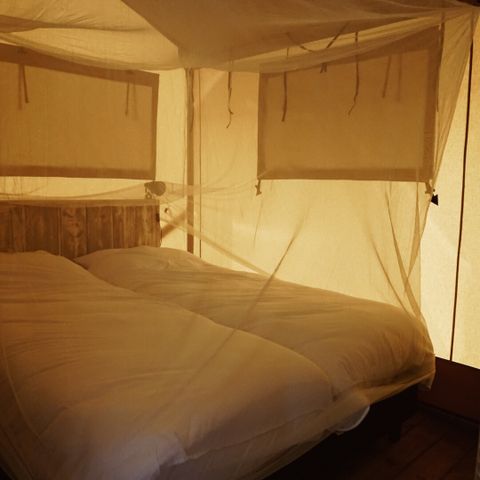 TENDA IN TELA E LEGNO 4 persone - compresi i servizi igienici