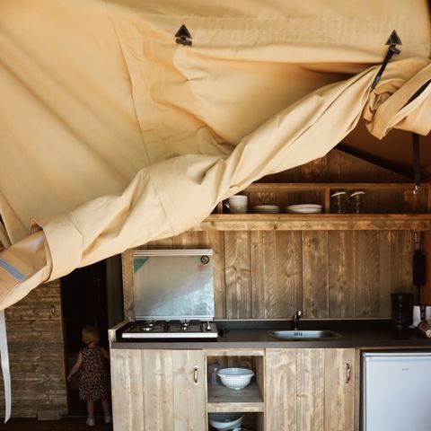 CANVAS AND WOOD TENT 4 people - including sanitary facilities