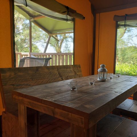 CANVAS AND WOOD TENT 6 people - including sanitary facilities