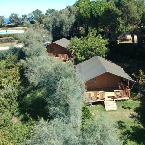 TENDA IN TELA E LEGNO 4 persone - compresi i servizi igienici