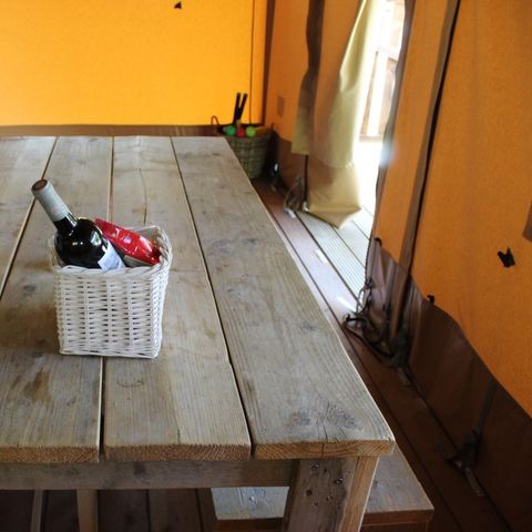 TIENDA DE LONA Y MADERA 4 personas