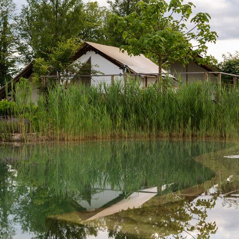 Tenda 2 persone - glamping, toilette privata, lavandino e vasca da bagno all'aperto 15m².
