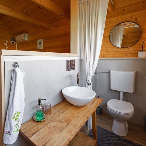 Chalet 4 persons - /HIS, private toilet and washbasin, 22m2