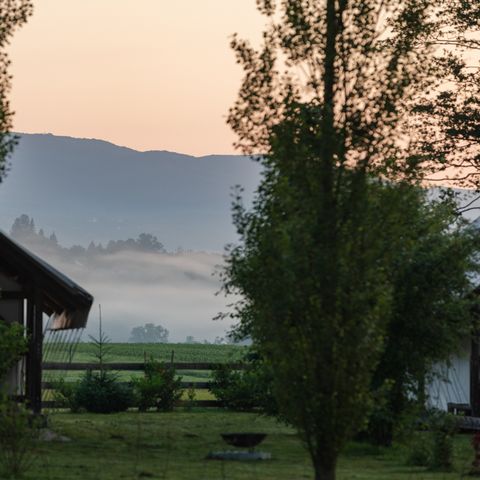 TIENDA DE LONA Y MADERA 5 personas - Glamping con baño, Amber 40 m2