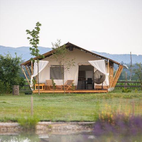 Canvas and wooden tent 6 persons - Glamping with bathroom and bath, 54m2