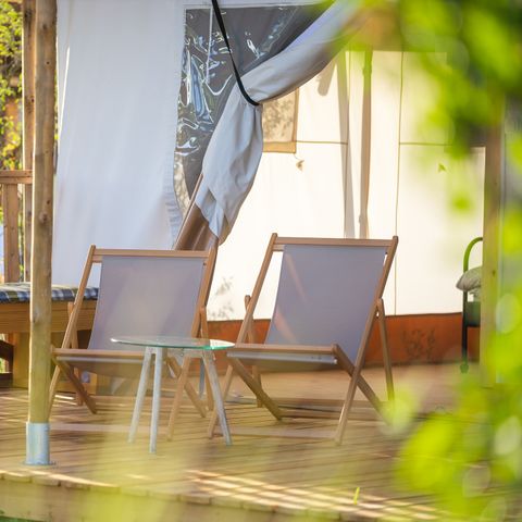 Canvas and wooden tent 5 persons - Glamping Tent with Bathroom, Amber 44 m², Premium - JACUZZI
