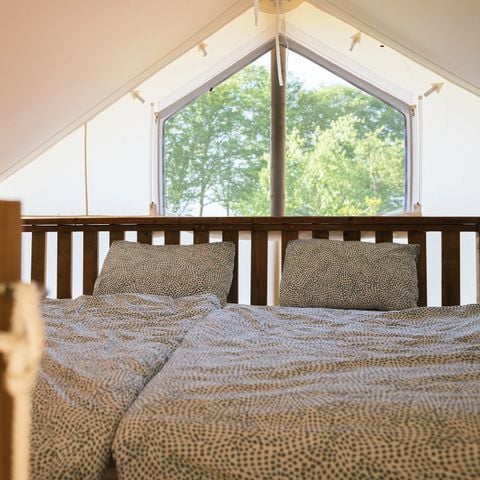 TENTE TOILE ET BOIS 5 personnes - Tente Glamping avec Salle de Bain, Amber 44 m², Premium - JACUZZI