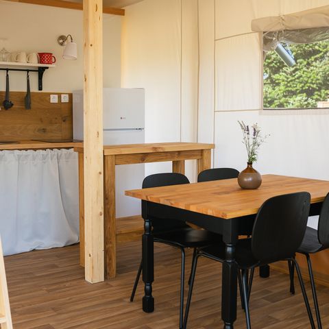 TENTE TOILE ET BOIS 5 personnes - Tente Glamping avec Salle de Bain, Amber 44 m², Premium - JACUZZI