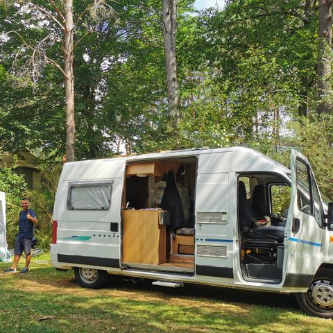 STAANPLAATS - Standplaatsen voor car-tents of campers, bestelwagens of caravans