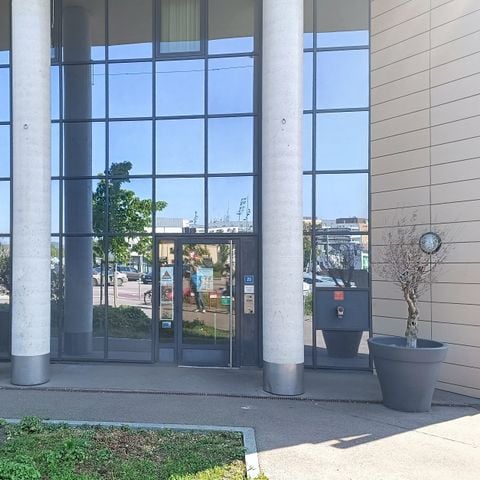 Terres de France - Appart Hotel Rouen Flaubert - Camping Senna - Image N°2