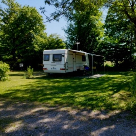 EMPLACEMENT - Emplacement Nu