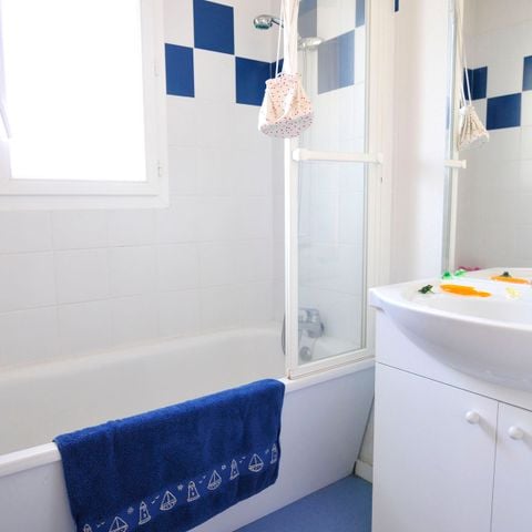 Apartment 4 persons - G/7_2 ROOMS FOR 4 PEOPLE UPSTAIRS WITH BALCONY