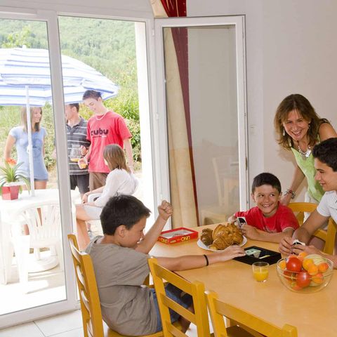 APPARTAMENTO 6 persone - 3 CAMERE PER 6 PERSONE LIVELLO GIARDINO