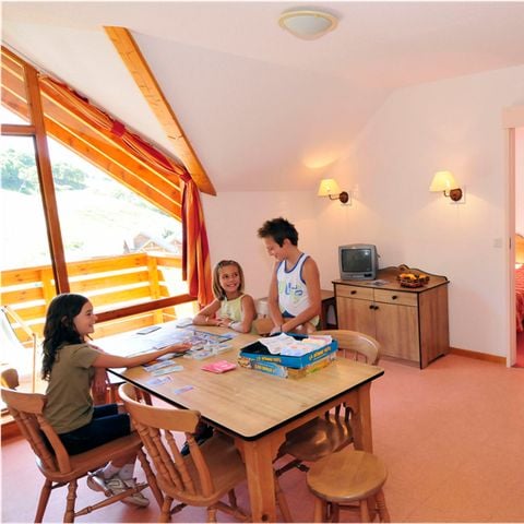 Piso 6 personas - G/27_3 HABITACIONES 6 PERSONAS
