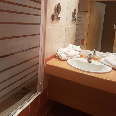 CHAMBRE 2 personnes - G/227_CHAMBRE HOTELIERE 2 PERS.