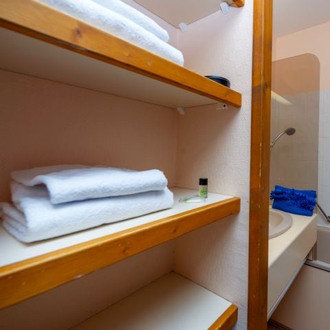 STUDIO 4 persone - G/200_STUDIO 4 PERS. CON CABINA CHIUSA