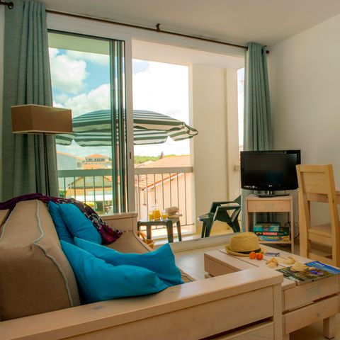 APARTMENT 8 people - G/165_3-ROOM CABIN SLEEPS 8