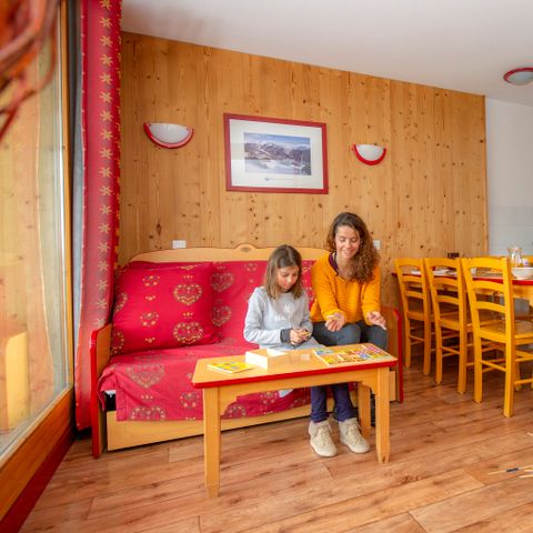 APARTEMENTO 8 personas - G/26_4 HABITACIONES CAPACIDAD PARA 8 PERSONAS "PLUS