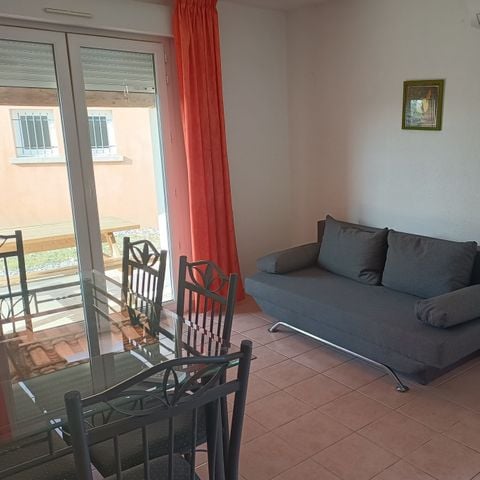 GÎTE 6 personnes - 50m² - 2 chambres sans jardin