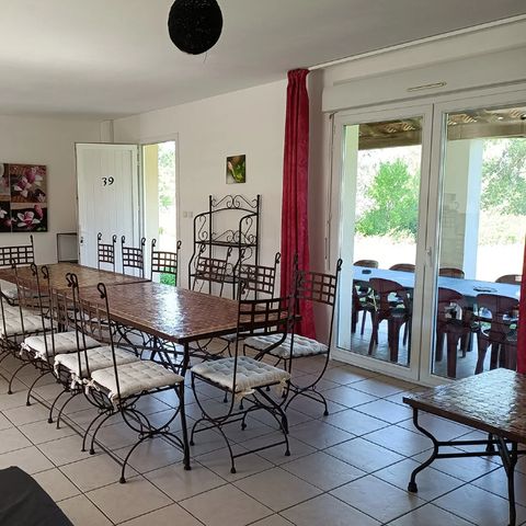 GÎTE 16 personnes - 100m² - 4 chambres avec jardin