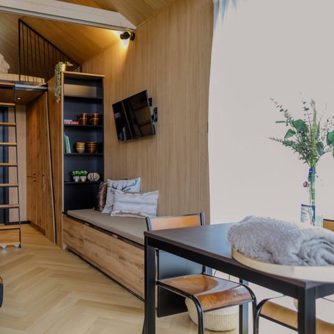 UNUSUAL ACCOMMODATION 3 people - Value - Luxury