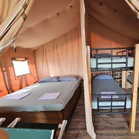CANVAS AND WOOD TENT 6 people