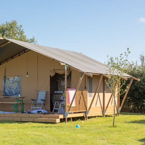 TENDA IN TELA E LEGNO 6 persone - compresi i servizi igienici
