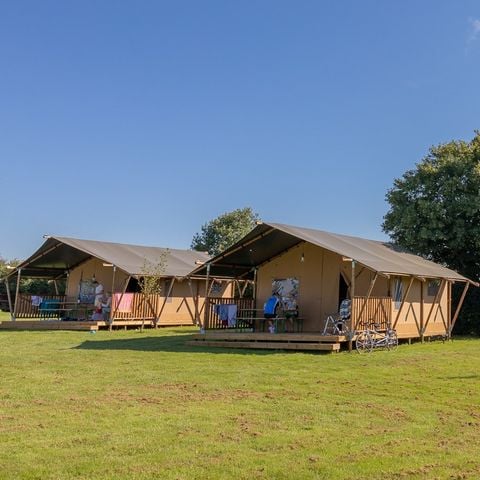 TENDA IN TELA E LEGNO 6 persone - compresi i servizi igienici