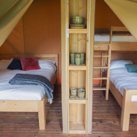 CANVAS AND WOOD TENT 5 people