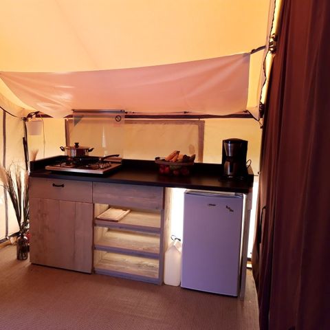 CANVAS AND WOOD TENT 4 people