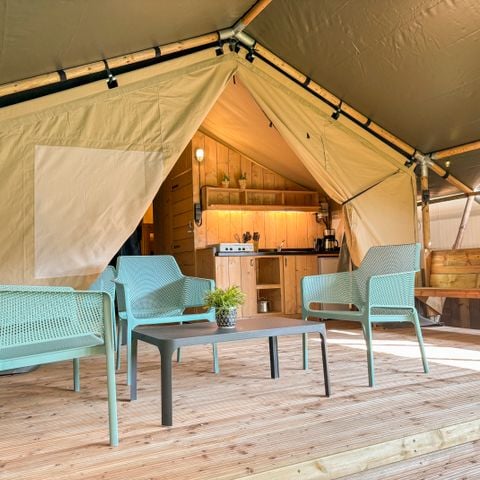 TENDA IN TELA E LEGNO 4 persone - compresi i servizi igienici