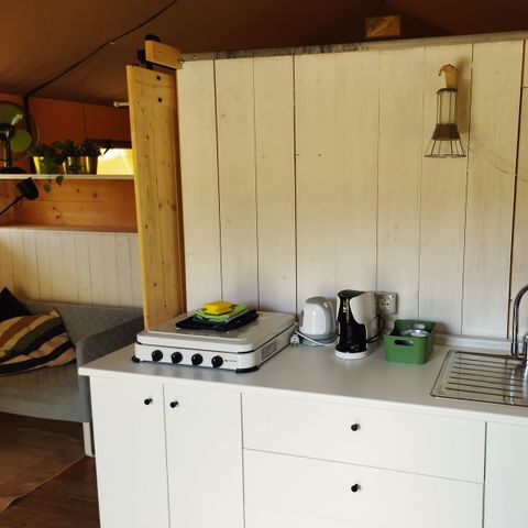 TENDA IN TELA E LEGNO 6 persone - compresi i servizi igienici
