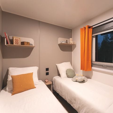 Stacaravan 4 personen - Premium stacaravan - 2 slaapkamers - halfoverdekt terras 
