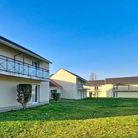 Terres de France - Domaine du Val d'Amboise - Camping Indre-et-Loire - Image N°2