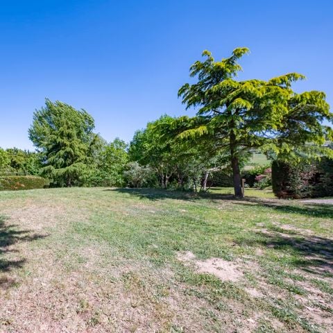 EMPLACEMENT - EMPLACEMENT 80 à 100m² - 1 véhicule léger, caravane, camping-car et van aménagé