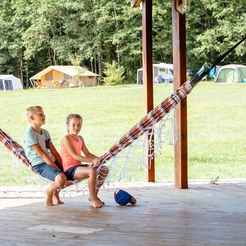 Stellplatz - Stellplatz Comfort XXL inklusive 2 Personen, 1 Auto und Strom 10A
