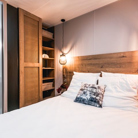 Mobile home 4 persons - LUXE XXL 2 bedrooms (1/4 pers - air conditioning - TV - integrated covered terrace + surface area 40m²)