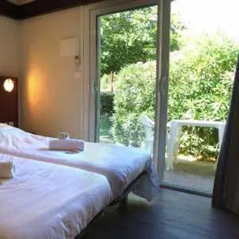 Bedroom 2 persons - 11m² room, 1 room (no kitchen) _ Cot not available