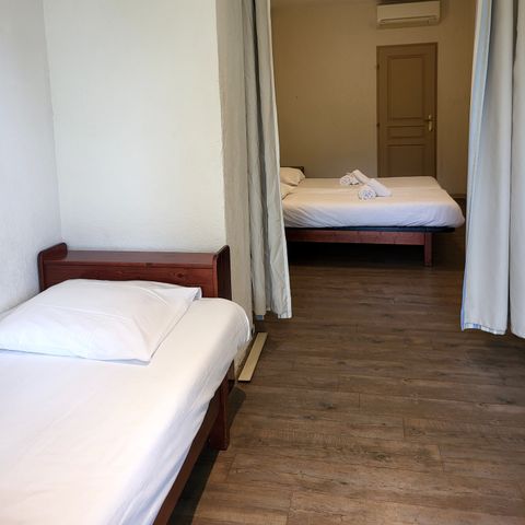 Bedroom 3 persons - 14m² room (one room, no kitchen)